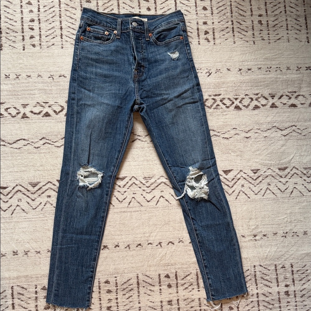 Levi's Distressed Ankle Jeans in Dark Blue